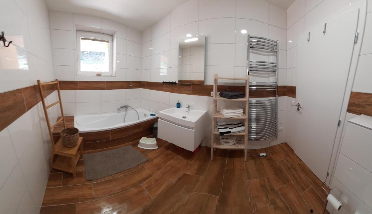 Lisny 105 Cely Novy Dum Se Zahradou U Jizery A Cyklo-Stezky New House By Jizera River And Bicycle Path Zelezny Brod Экстерьер фото